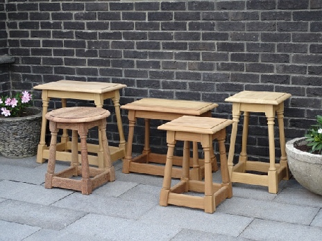 Stool Splayed Turned Legs