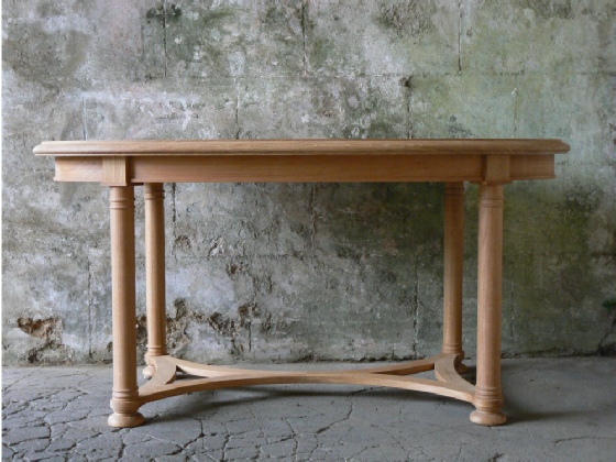 Oval Table with Flat Cross Stretchers
