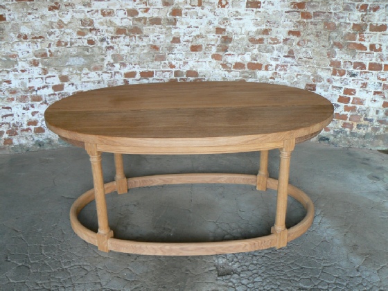 Oval Table with External Stretchers