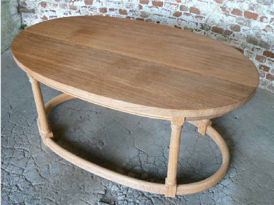 Oval Table with External Stretchers