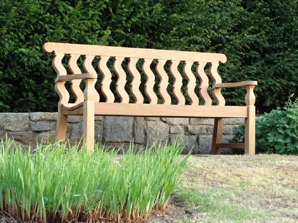 Solomonic 3 Seater